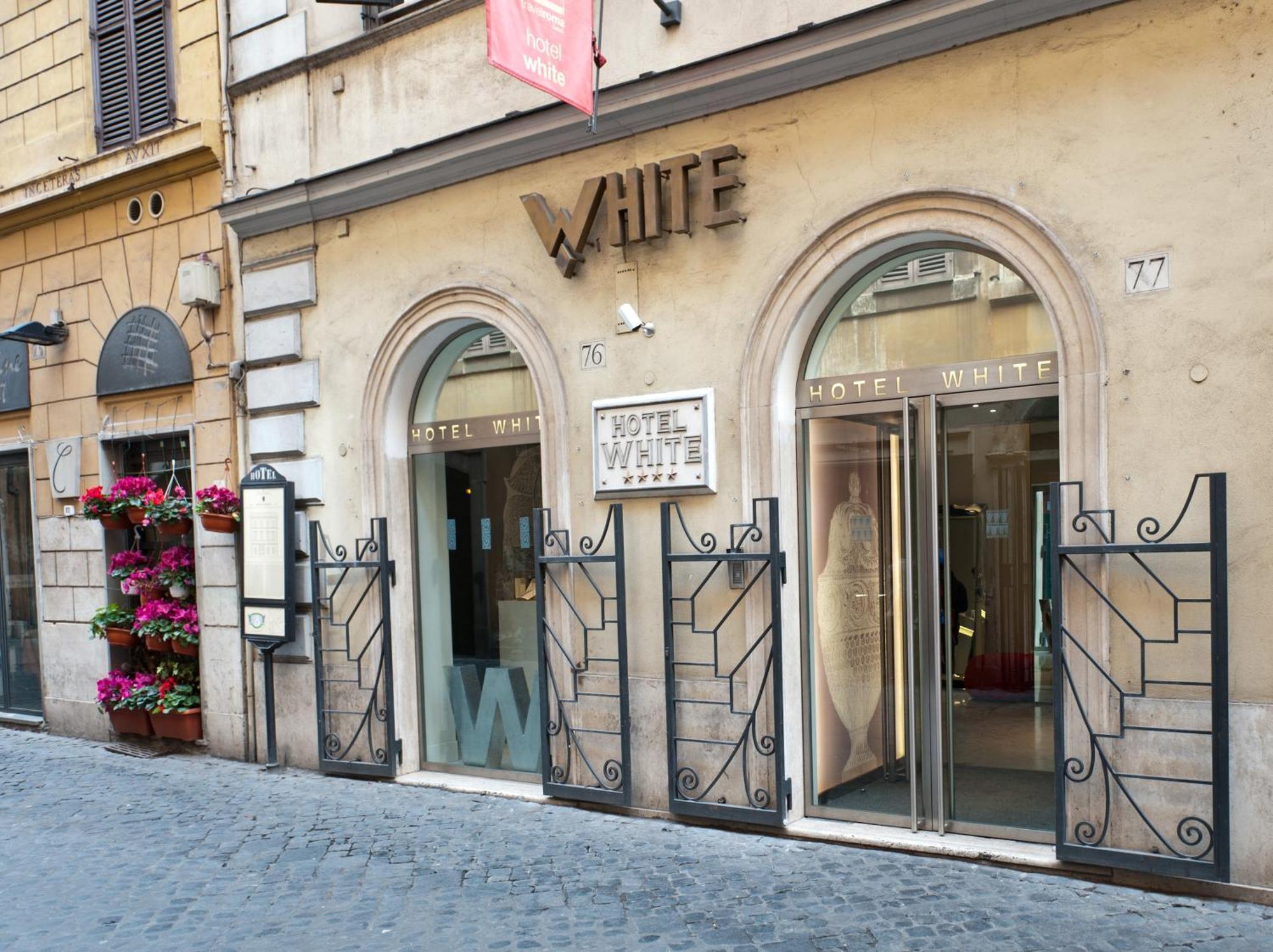 Hotel White — Foto 2