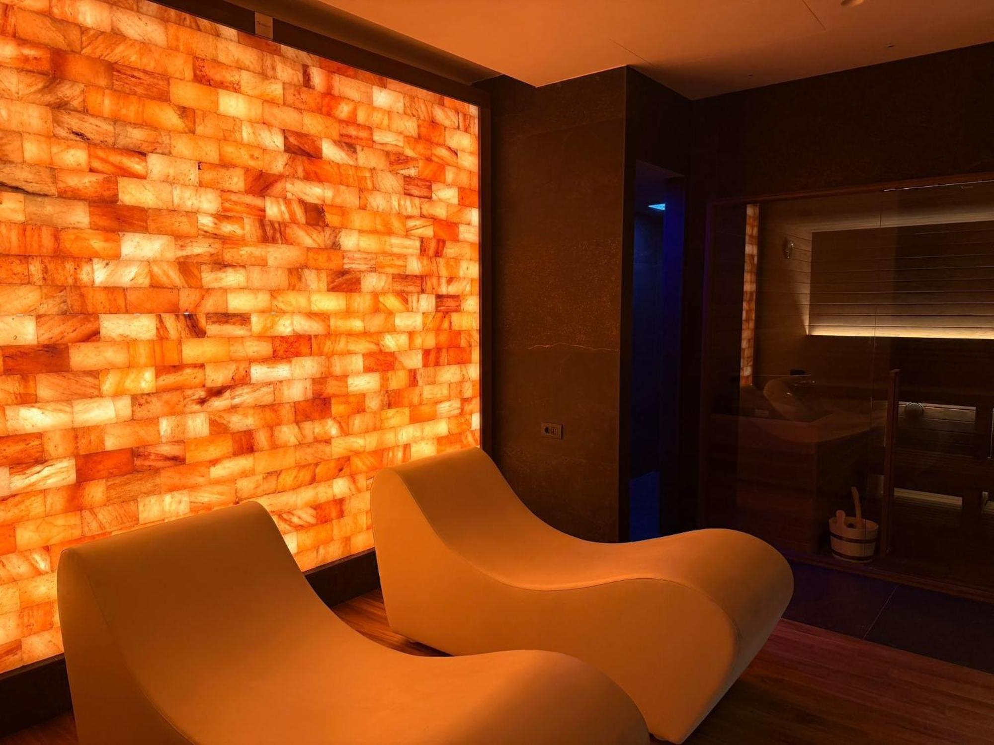 Hotel White — Foto 1